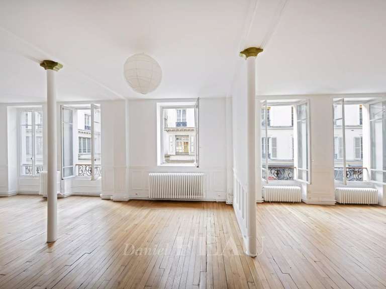 Appartement Paris 11e - 1 chambre - 153m²