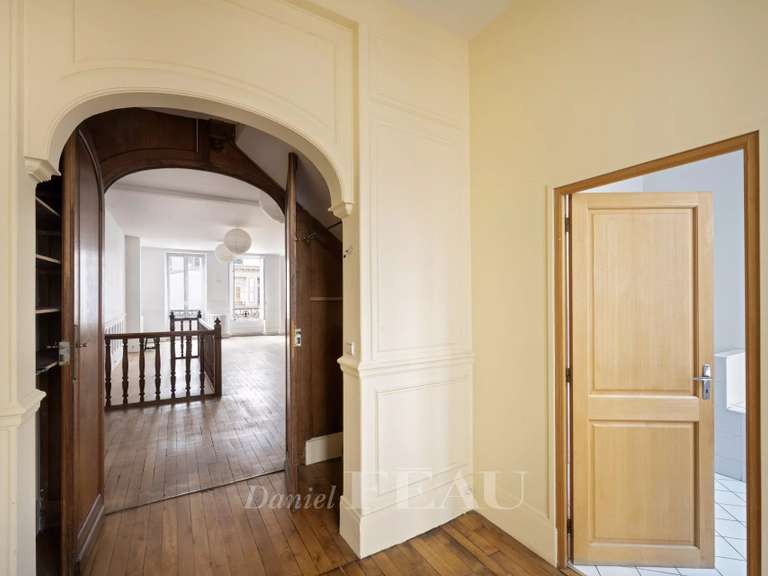 Appartement Paris 11e - 1 chambre - 153m²