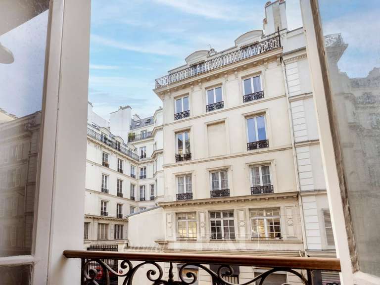 Appartement Paris 11e - 1 chambre - 153m²