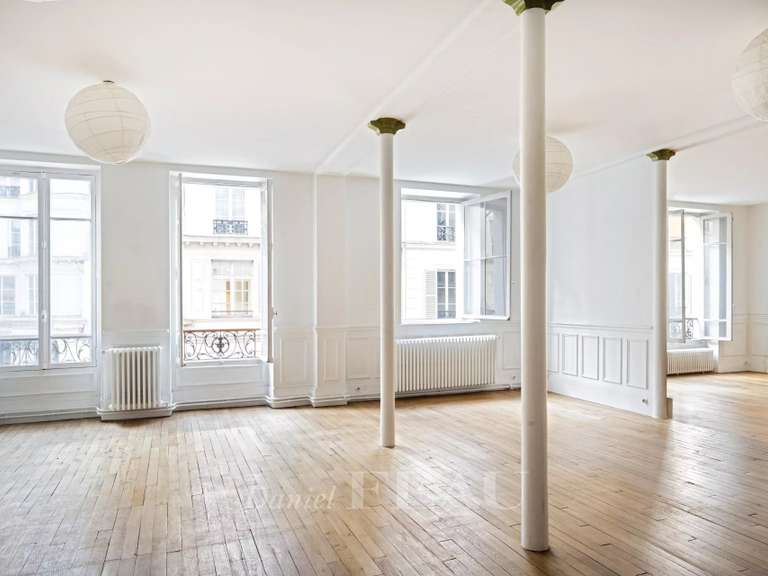 Appartement Paris 11e - 1 chambre - 153m²