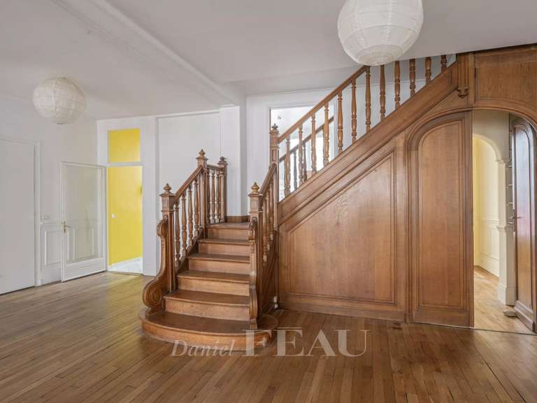Appartement Paris 11e - 1 chambre - 153m²