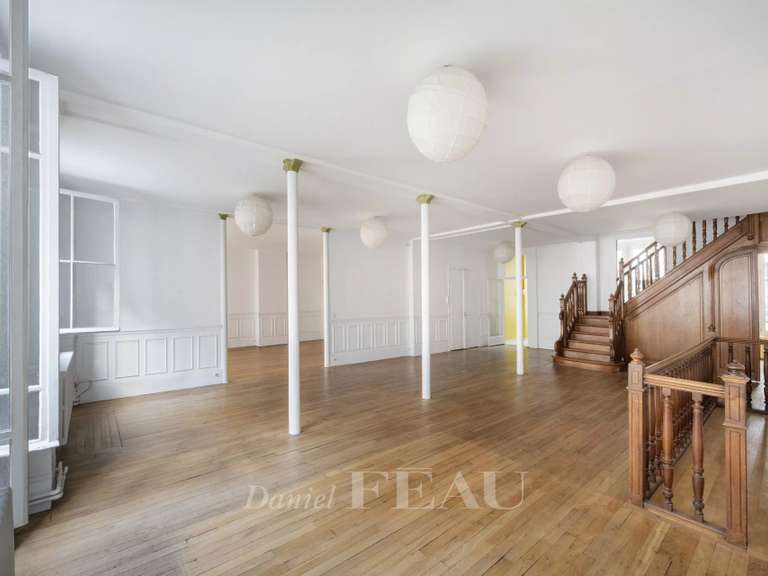 Appartement Paris 11e - 1 chambre - 153m²