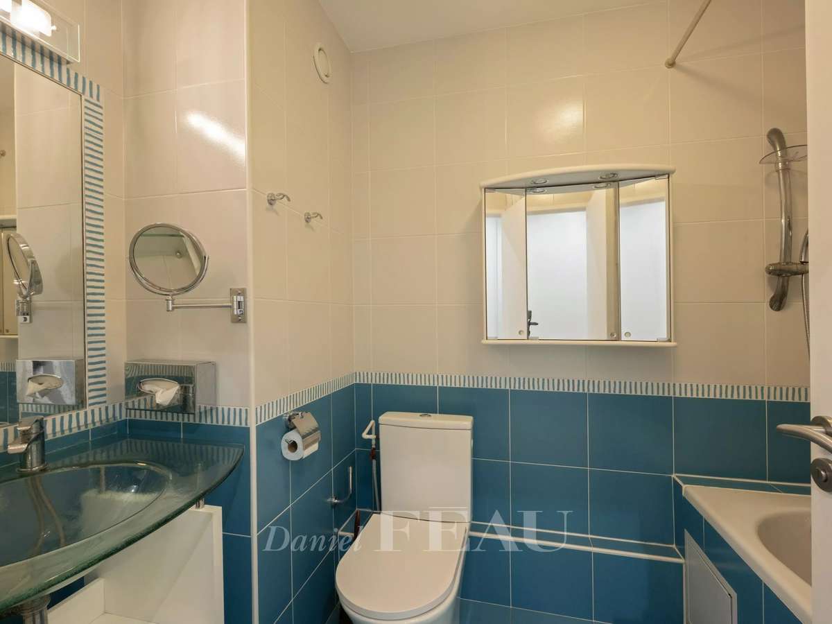 Apartment Paris 11e