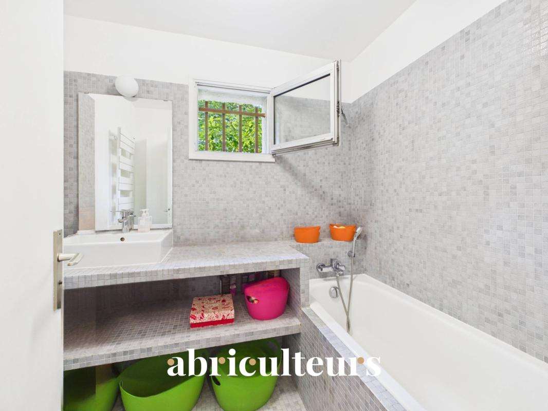 Apartment Paris 11e