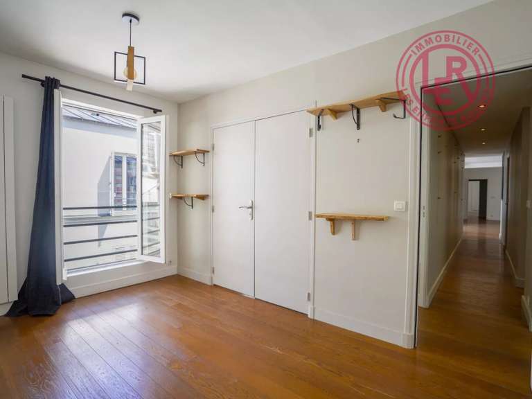 Appartement Paris 11e - 5 chambres - 137m²