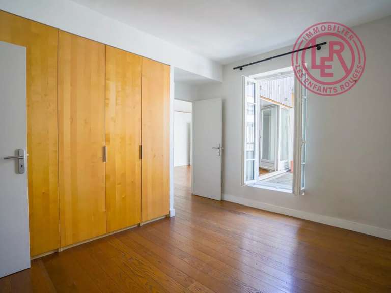 Appartement Paris 11e - 5 chambres - 137m²
