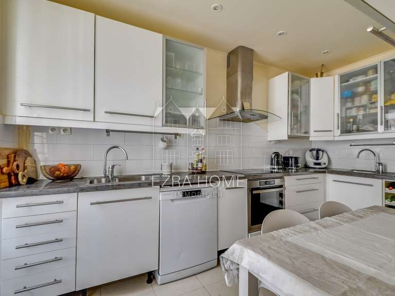 Appartement Paris 11e - 3 chambres - 121m²