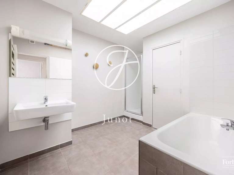 Appartement Paris 11e - 5 chambres - 138m²