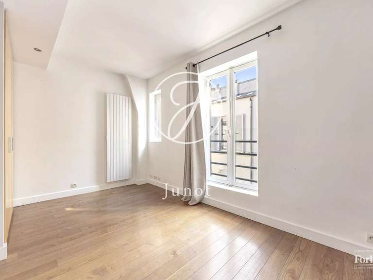 Appartement Paris 11e - 5 chambres - 138m²