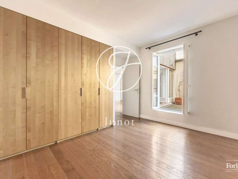 Appartement Paris 11e - 5 chambres - 138m²