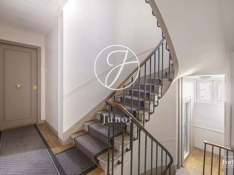 Appartement Paris 11e - 5 chambres - 138m²