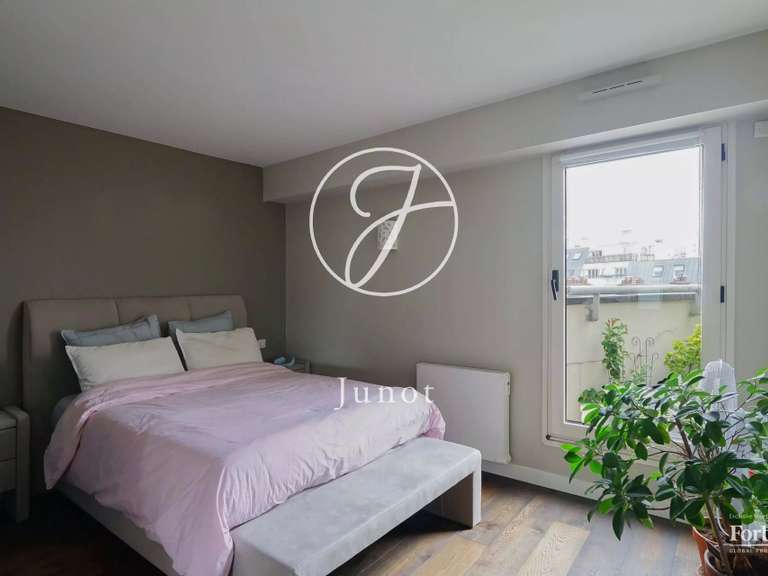Appartement Paris 11e - 4 chambres - 131m²