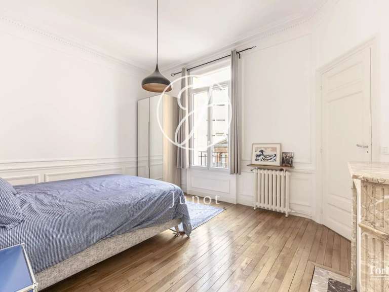 Appartement Paris 11e - 5 chambres - 220m²