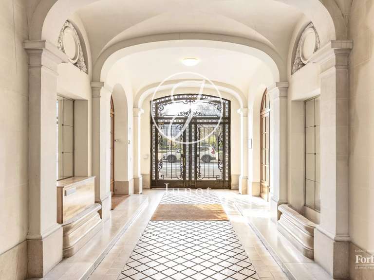 Appartement Paris 11e - 5 chambres - 220m²