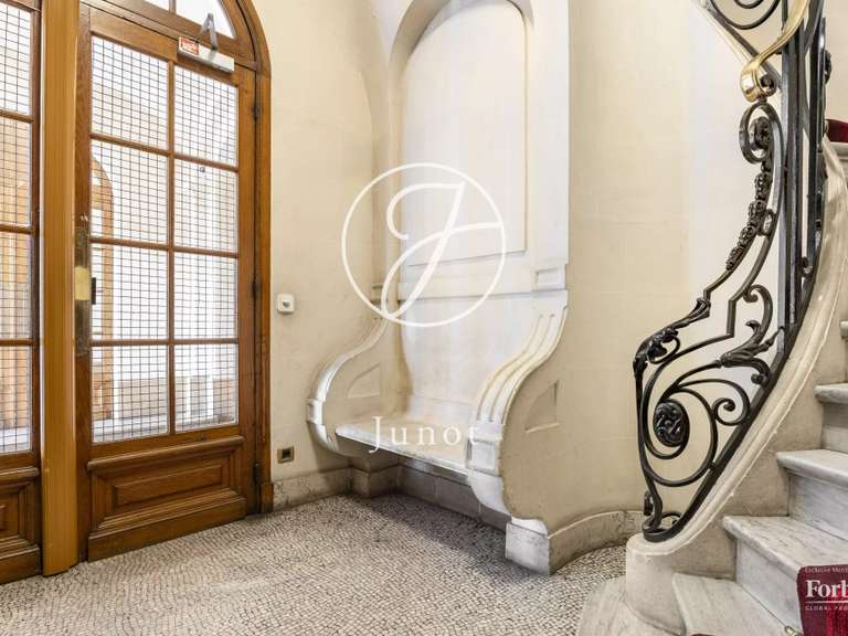 Appartement Paris 11e - 5 chambres - 220m²