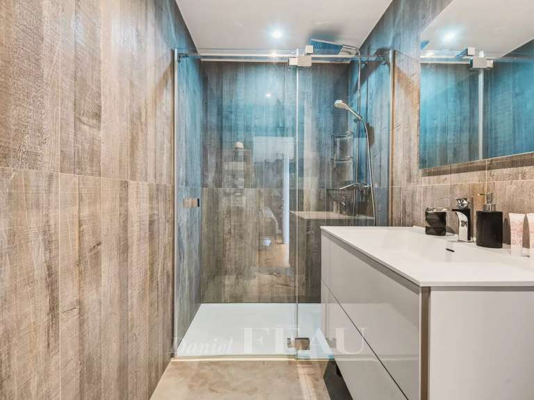 Appartement Paris 11e - 3 chambres - 217m²