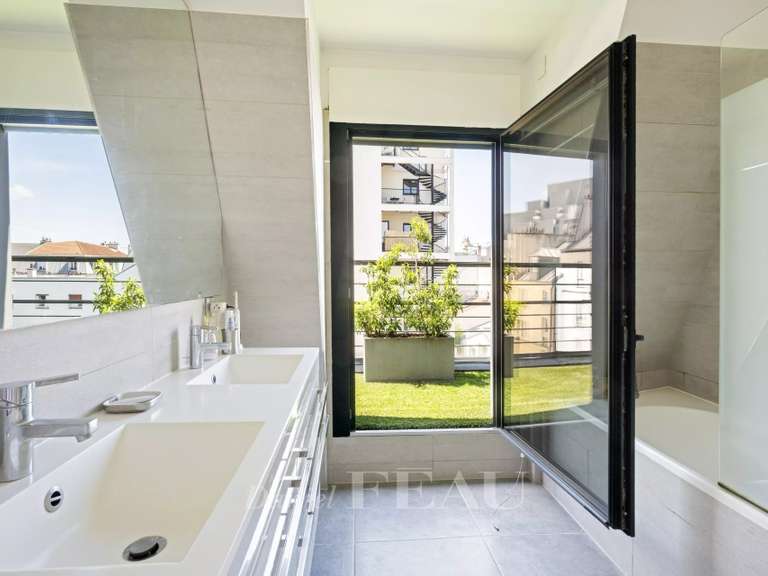 Appartement Paris 11e - 3 chambres - 119m²