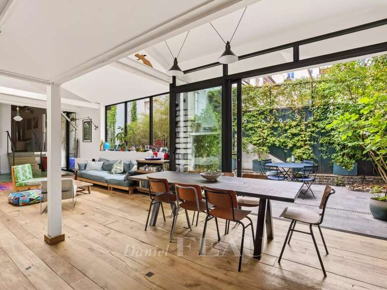 Appartement Paris 11e - 5 chambres - 233m²