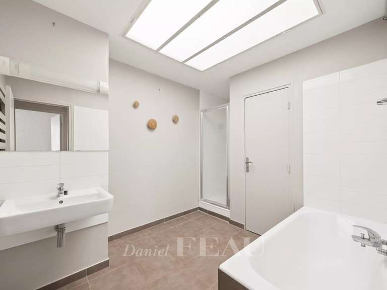 Appartement Paris 11e - 5 chambres - 130m²