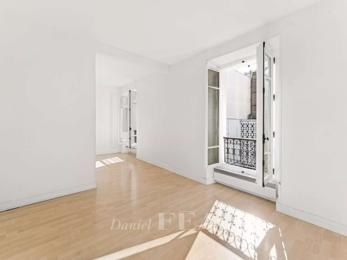 Apartment Paris 11e