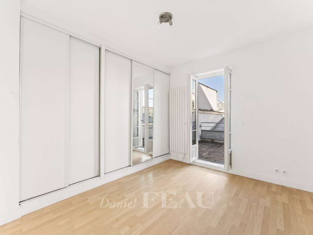 Apartment Paris 11e