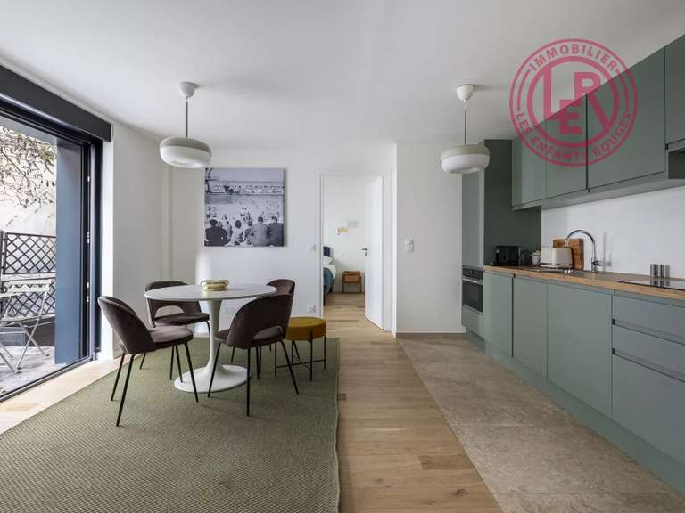 Appartement Paris 11e - 2 chambres - 107m²