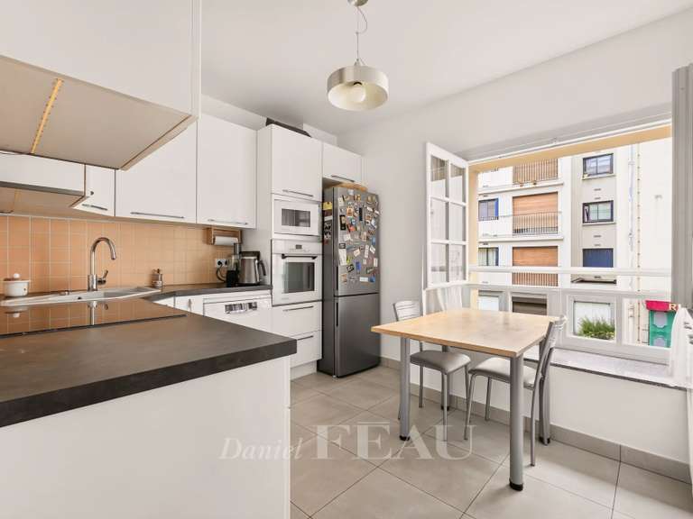 Appartement Paris 11e - 4 chambres - 125m²