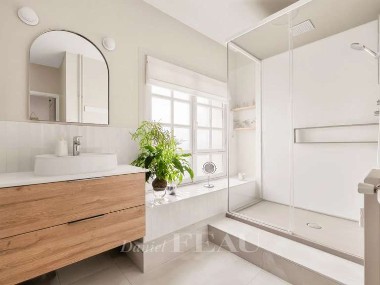 Appartement Paris 11e - 4 chambres - 125m²