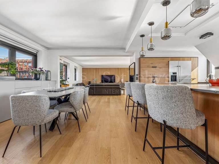 Appartement Paris 14e - 3 chambres - 174m²