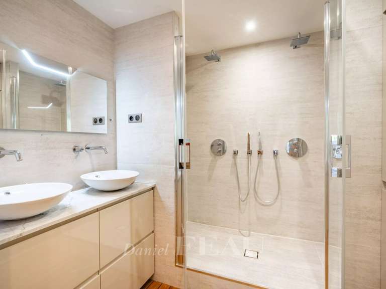 Appartement Paris 14e - 1 chambre - 69m²