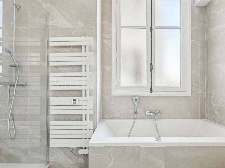 Appartement Paris 14e - 4 chambres - 200m²