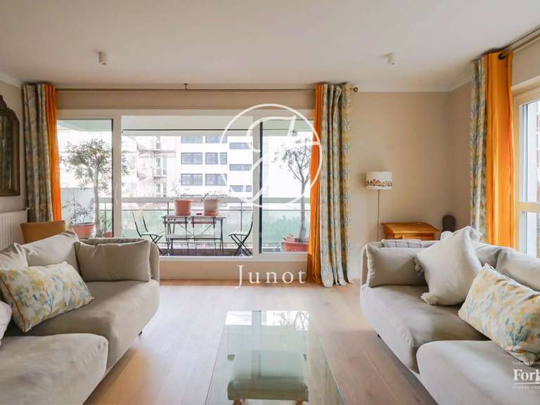 Appartement Paris 15e - 3 chambres - 109m²