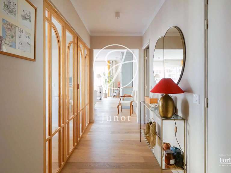 Appartement Paris 15e - 3 chambres - 109m²