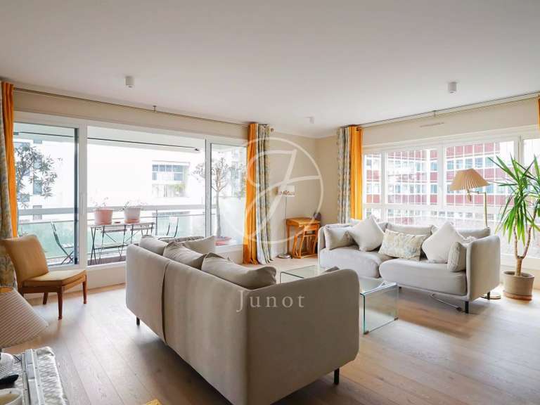 Appartement Paris 15e - 3 chambres - 109m²