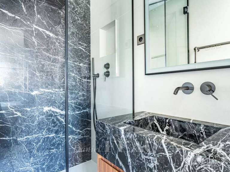 Appartement Paris 15e - 4 chambres - 157m²