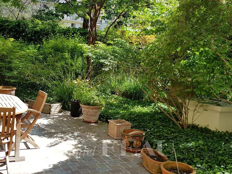 Appartement Paris 15e - 4 chambres - 196m²