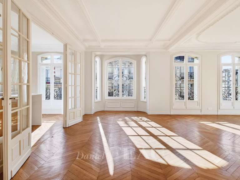 Appartement Paris 15e - 4 chambres - 140m²