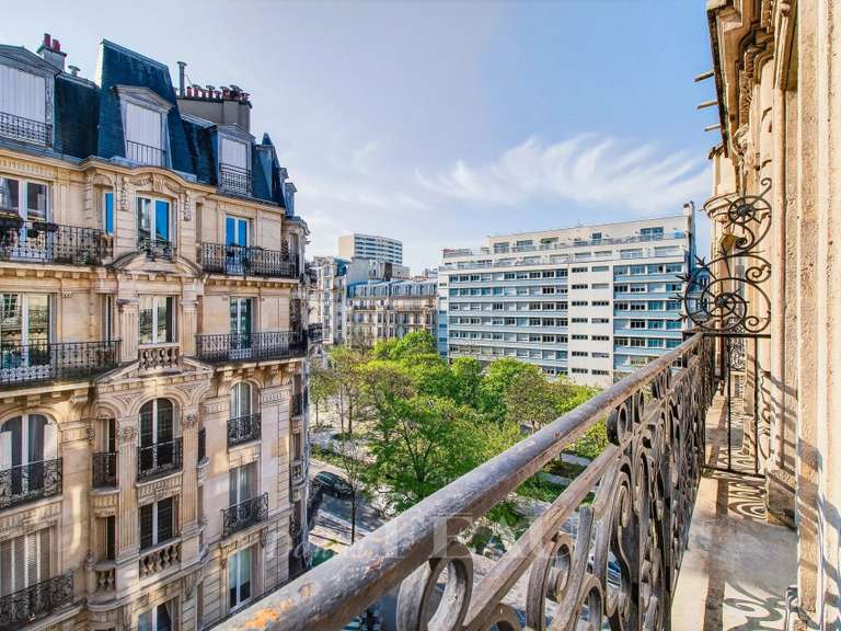Appartement Paris 15e - 4 chambres - 140m²