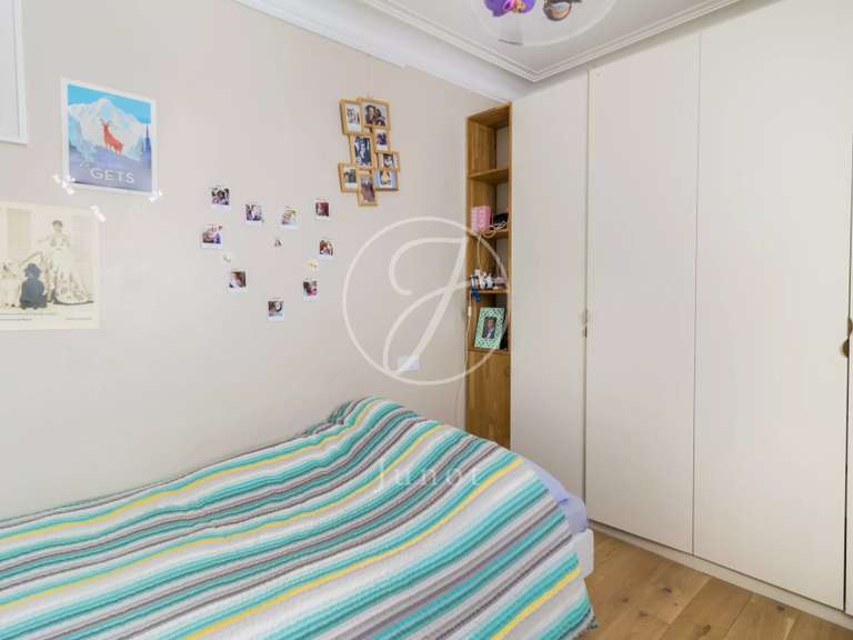 Appartement Paris 15e - 4 chambres - 90m²