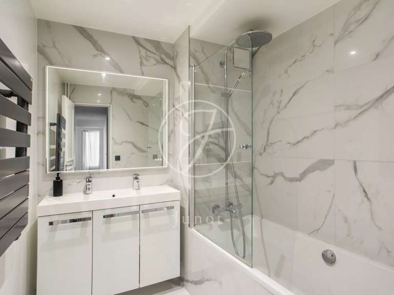 Appartement Paris 15e - 3 chambres - 77m²