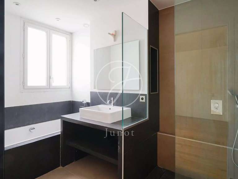 Appartement Paris 15e - 4 chambres - 122m²