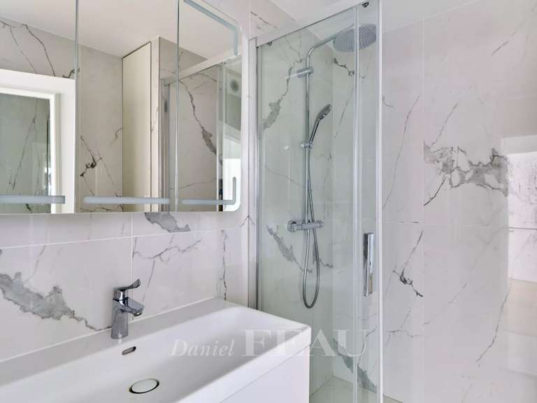 Appartement Paris 15e - 2 chambres - 67m²