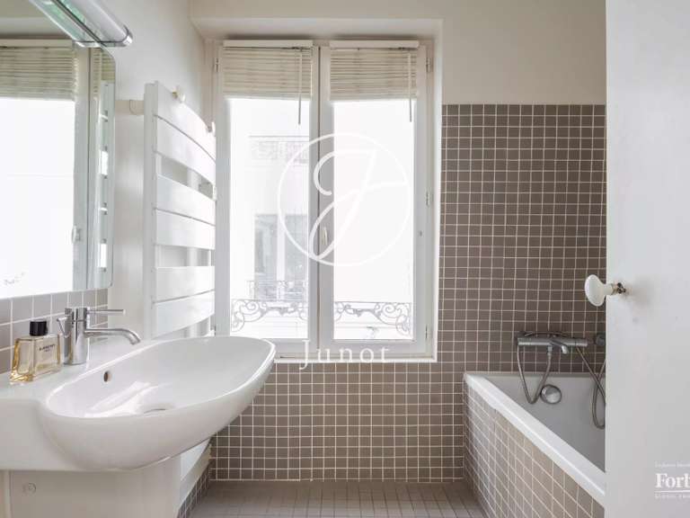 Appartement Paris 15e - 4 chambres - 140m²