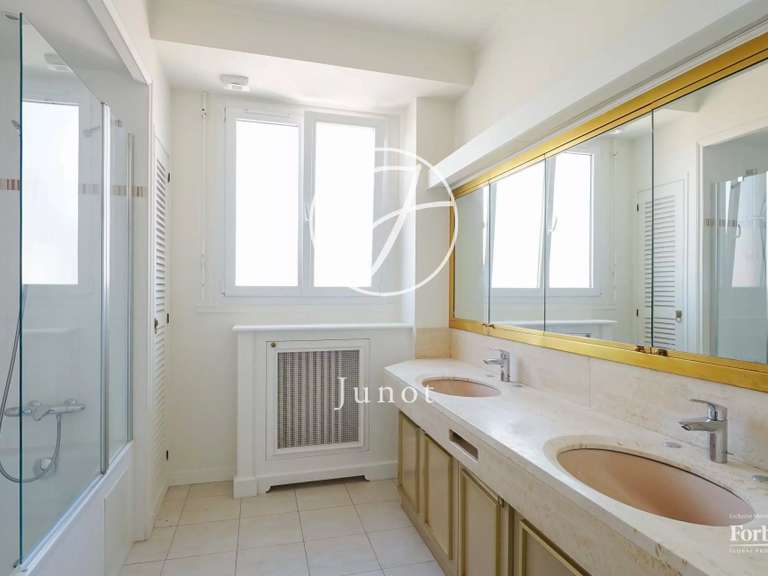 Appartement Paris 15e - 3 chambres - 155m²