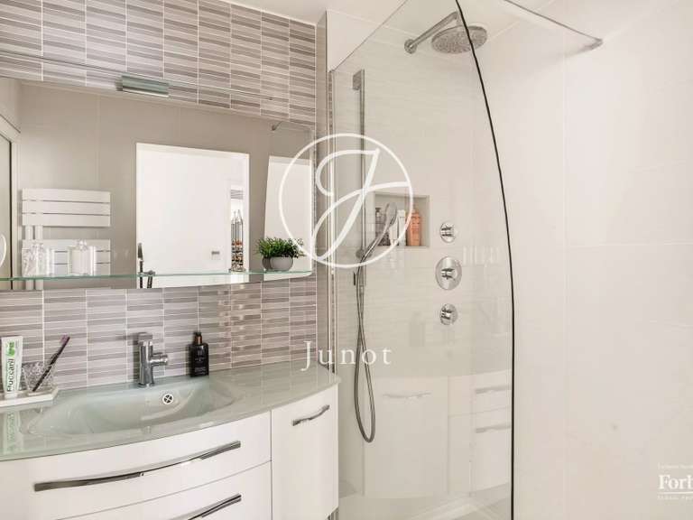 Appartement Paris 15e - 3 chambres - 124m²