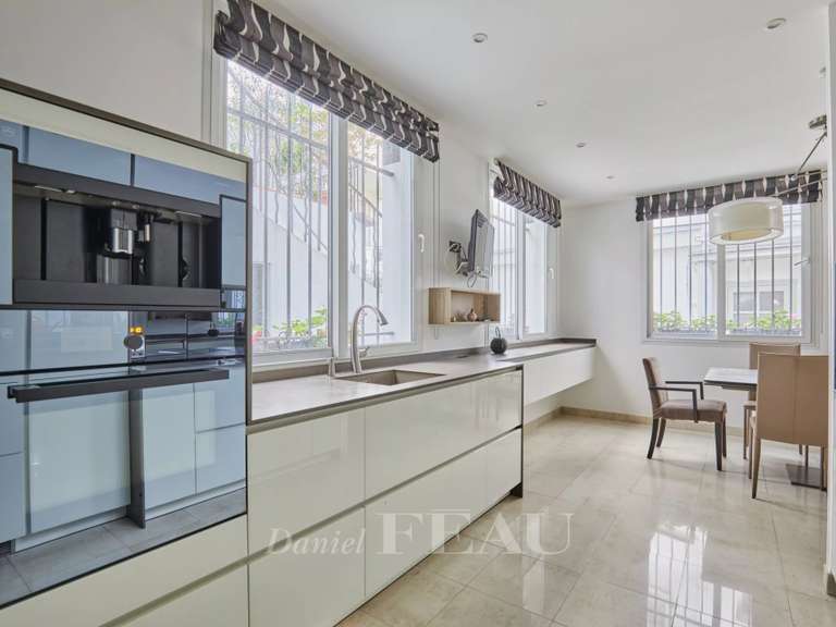 Maison Paris 15e - 4 chambres - 235m²