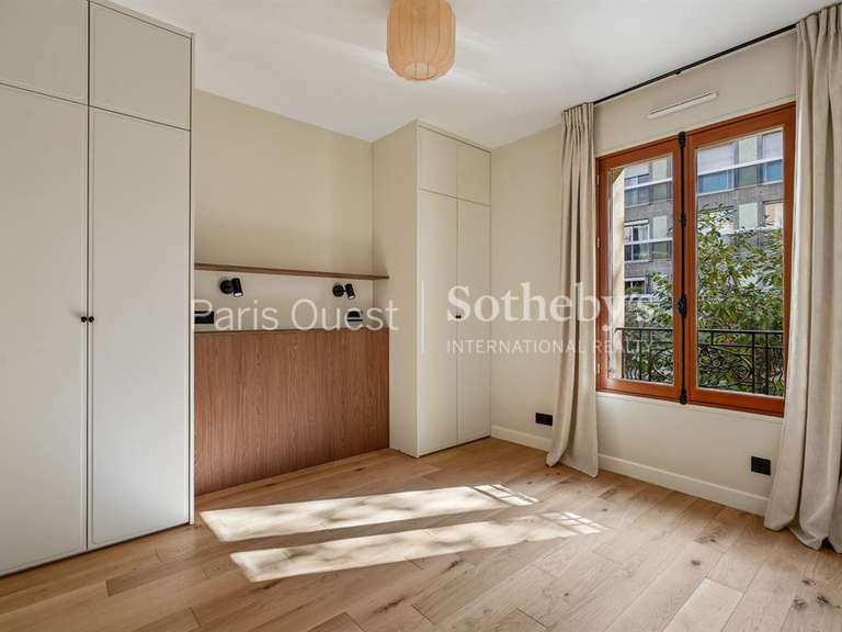 House Paris 15e - 4 bedrooms - 237m²