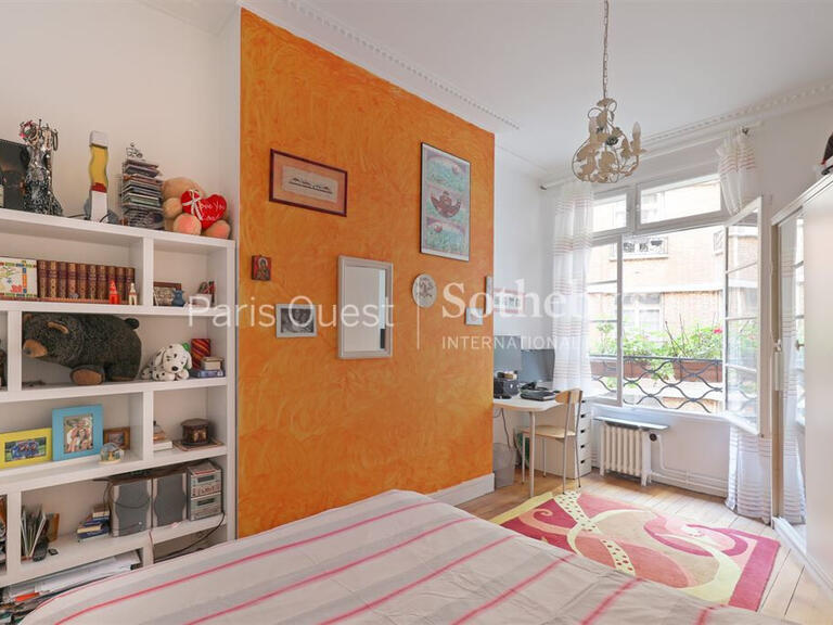 Sale Apartment Paris 16e - 4 bedrooms