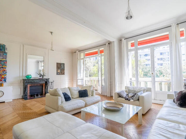 Appartement Paris 16e - 4 chambres - 208m²