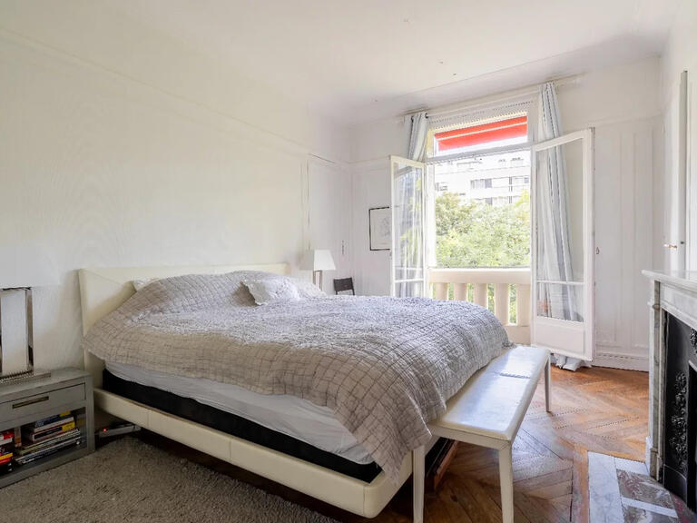 Appartement Paris 16e - 4 chambres - 208m²